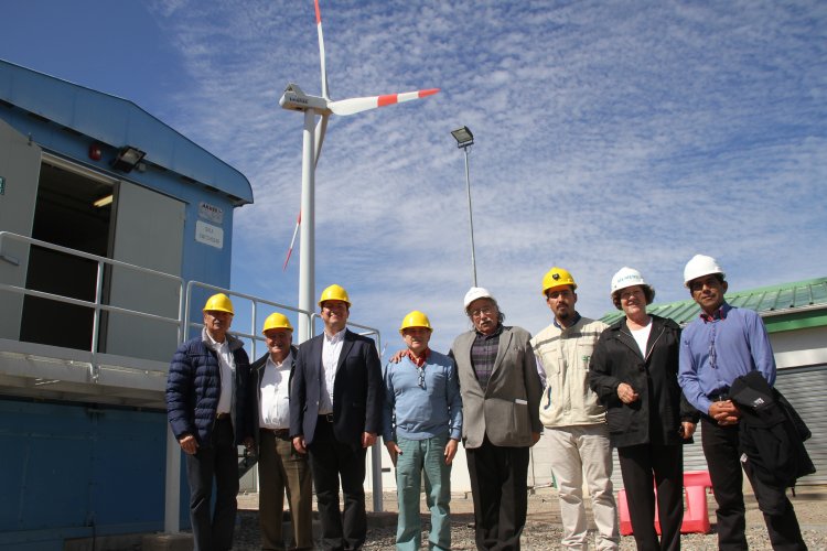 Cores visitan parque eólico Los Cururos y recalcan necesidad de potenciar energía renovable no convencional en la región