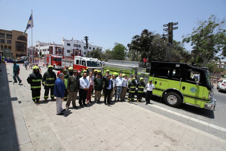 Llegan 4 modernos carros para bomberos financiados por Gobierno Regional y el Ministerio del Interior