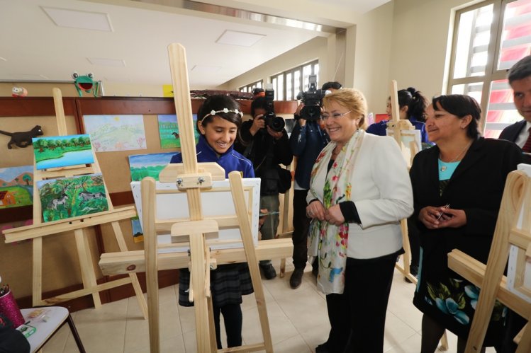 Presidenta inaugura la nueva y moderna escuela básica de Canela