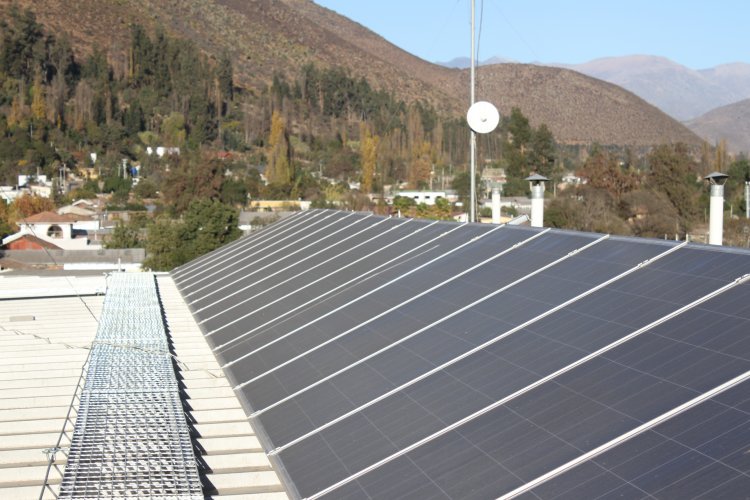 Inauguran Techo Solar Público en Municipalidad de Salamanca