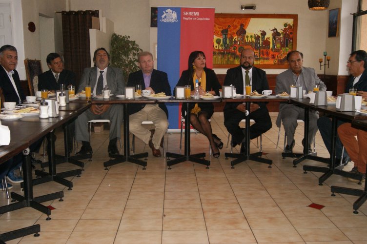 Autoridades refuerzan llamado a participar en Fondo de Medios