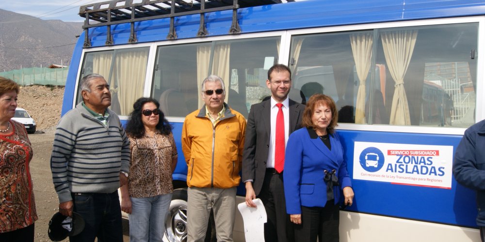 Más de 200 familias son beneficiadas con nuevo servicio del transporte público para Caleta Hornos