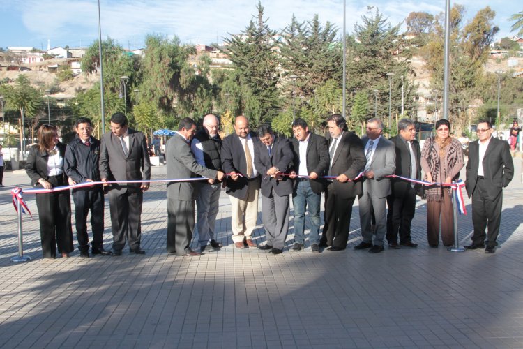 Andacollo cuenta con moderna plaza y paseo semi-peatonal construido con recursos del FNDR