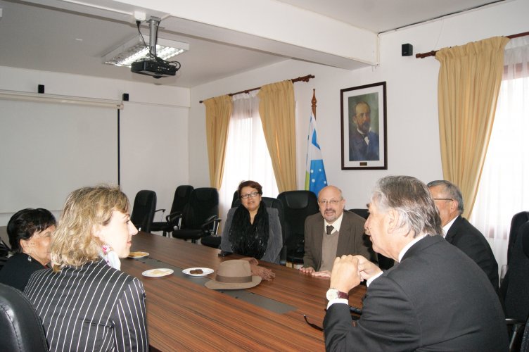 Delegada Nacional de la Alianza Francesa realiza visita protocolar al Consejo Regional