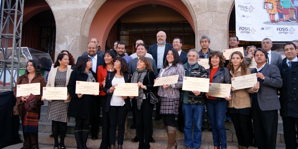 Gobierno Regional y FOSIS entregan $400 millones para apoyar a los emprendedores locales