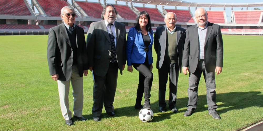 Autoridades regionales constatan en terreno avances de los últimos detalles para terminar el Estadio La Portada