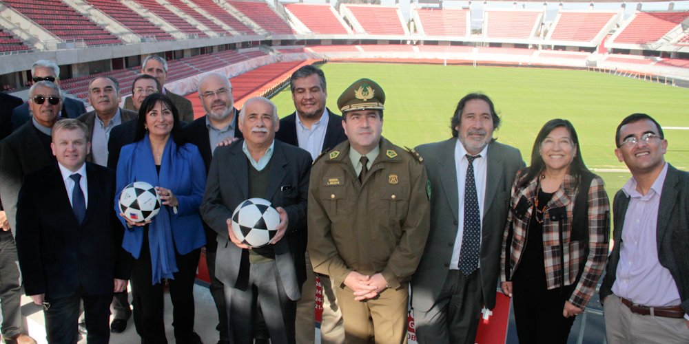 Autoridades regionales constatan en terreno avances de los últimos detalles para terminar el Estadio La Portada