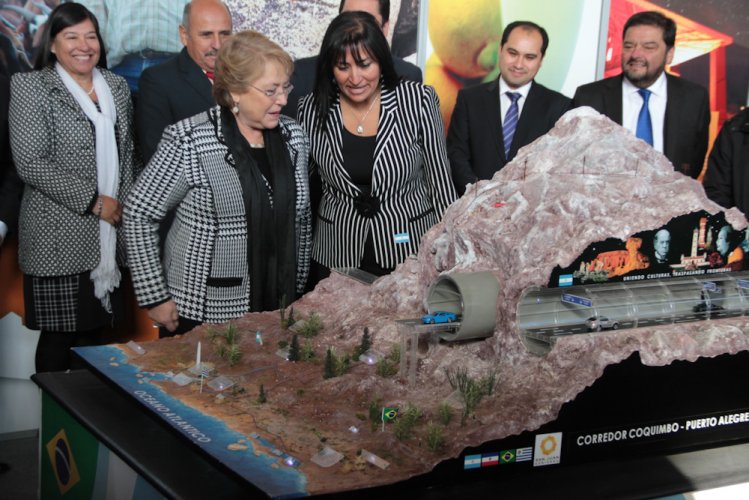 CORE entrega a la Presidenta una carta solicitando que el Estado asuma titularidad de denominación de origen del Pisco