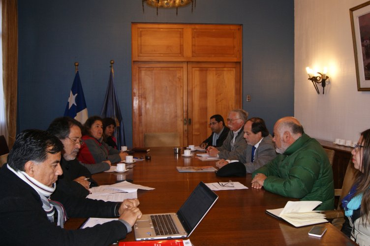 Constituyen mesa de trabajo para seguimiento de proyecto de reposición del Centro de Salud Emilio Schaffhauser