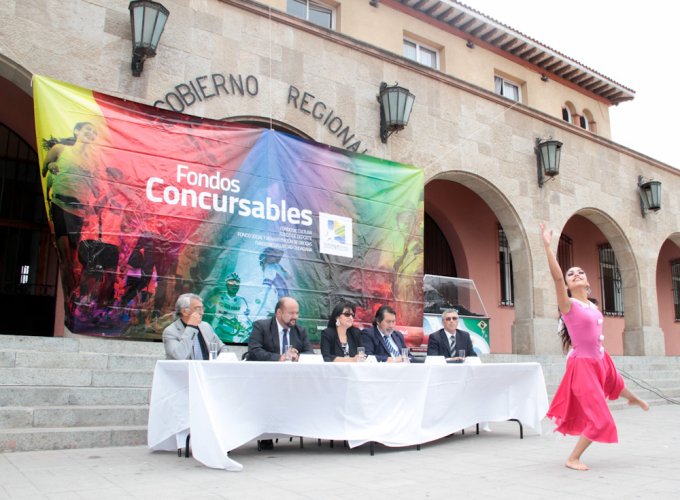 Crean Comité Resolutivo encargado de otorgarle transparencia y competitividad a los Fondos Concursables 2015