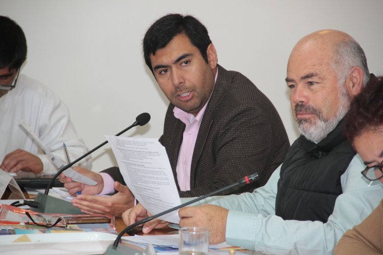 Crean Comité Resolutivo encargado de otorgarle transparencia y competitividad a los Fondos Concursables 2015