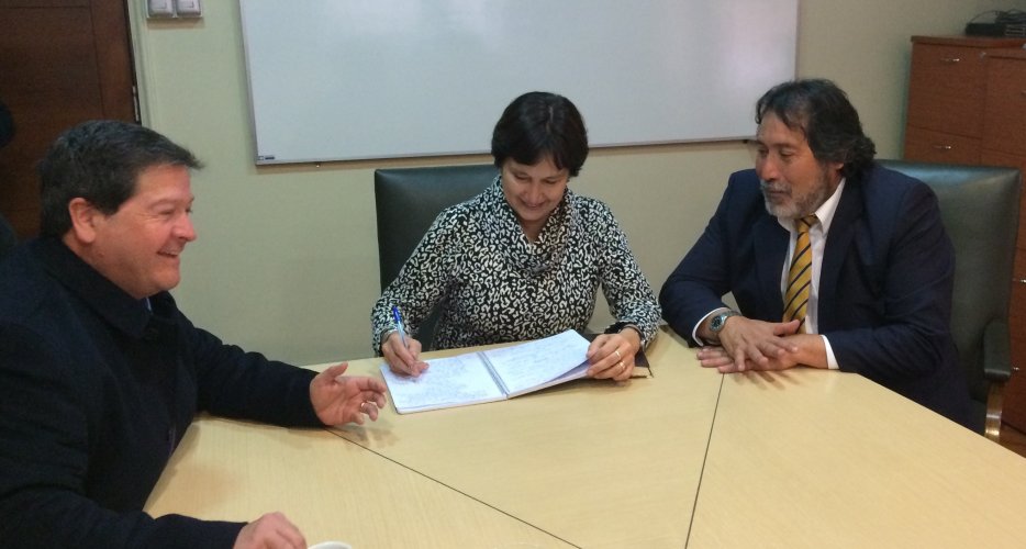 Consejero regional Raúl Godoy sostuvo reunión con la Ministra de Salud para abordar situación de diversos centros de salud