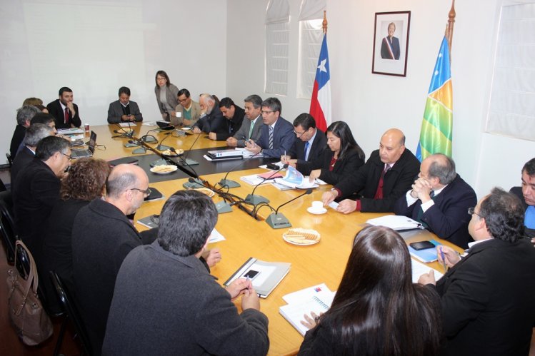 Buscarán agilizar licitación de estudios de plantas desaladoras para la región