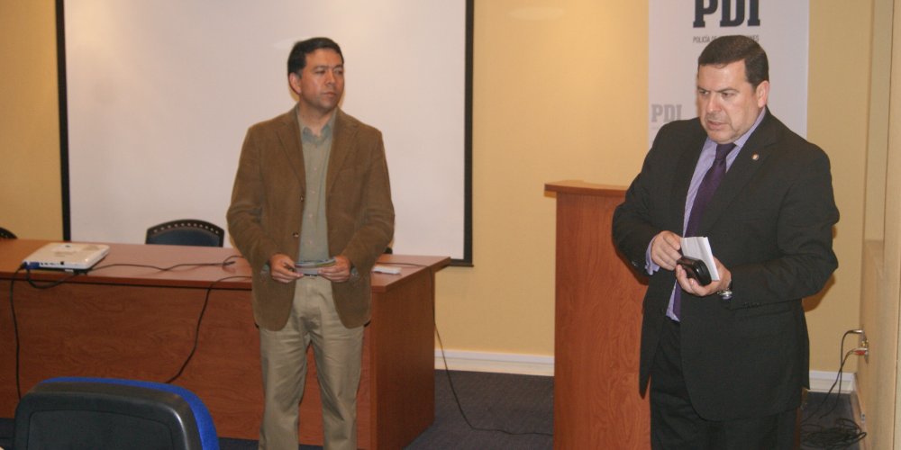 Funcionarios de la PDI participan en jornada de Educación Cívica impartida por el CORE