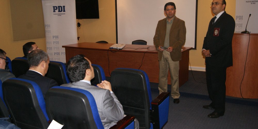 Funcionarios de la PDI participan en jornada de Educación Cívica impartida por el CORE