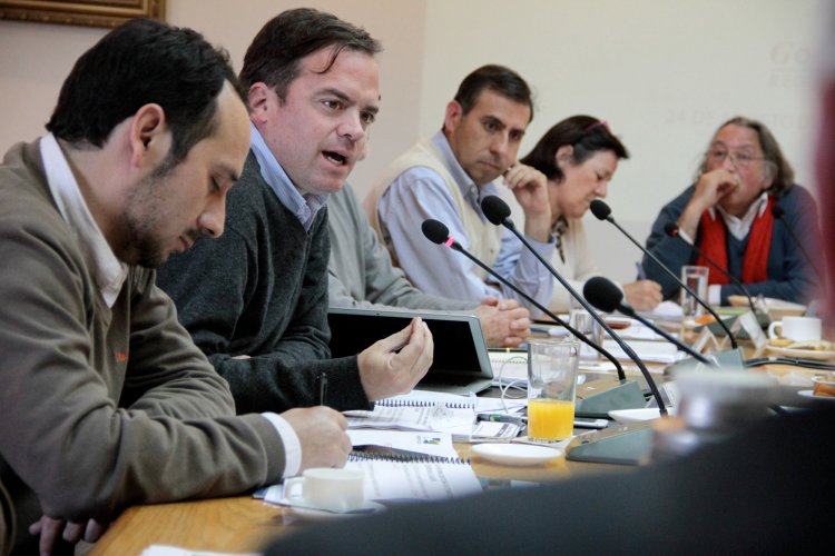 Diputados respaldan solicitud del CORE para modificar glosas presupuestarias que dificultan una normal gestión local