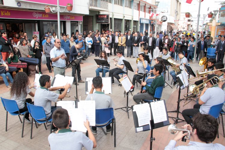 Con un concierto en pleno paseo peatonal de Ovalle se entregan fondos del concurso para Bandas y Orquestas Juveniles