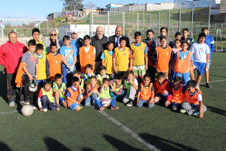 Jóvenes jugadores de fútbol ganan proyectos para participar en torneos nacionales e internacionales