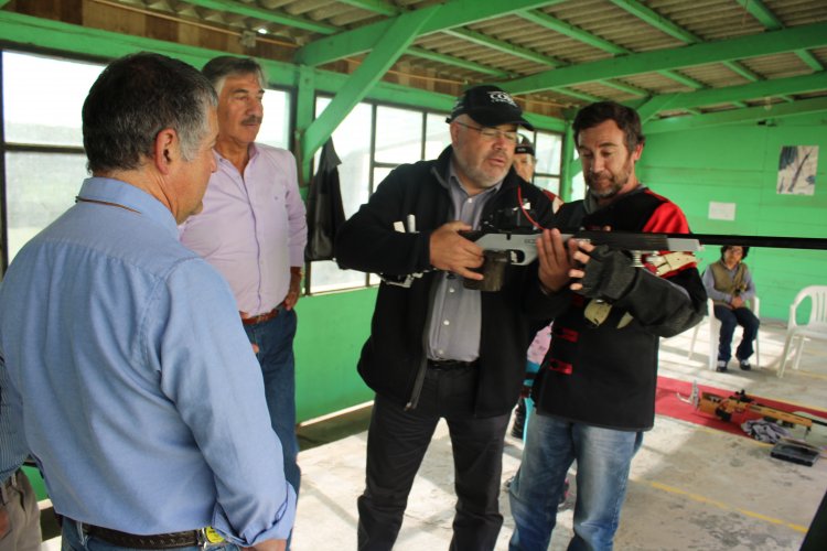 Club de tiro Manuel Rodríguez recibe nuevos recursos para seguir atrayendo a jóvenes a esta disciplina