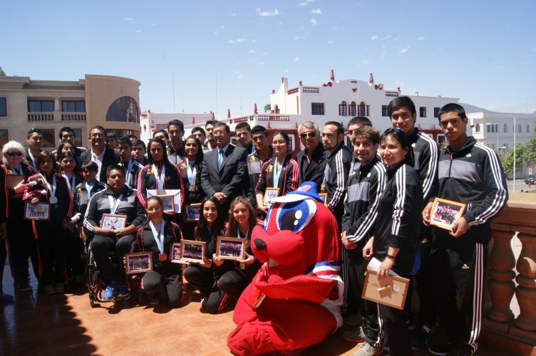 Medallistas regionales reciben reconocimiento tras los Juegos Nacionales