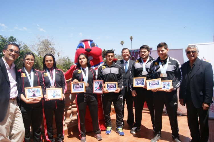 Medallistas regionales reciben reconocimiento tras los Juegos Nacionales