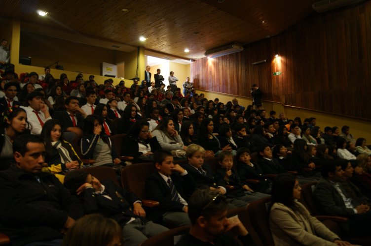 Escolares de Coquimbo interactúan con músicos de la Orquesta de Cámara de la UCN en el primer concierto de primavera