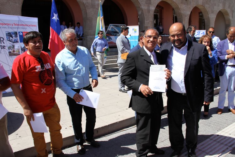 Gobierno destina $129 millones para modernizar colectivos en la Región de Coquimbo