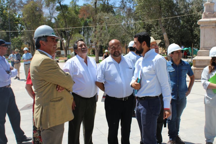 Consejeros Regionales fiscalizan proyecto de Mejoramiento de la Plaza de Vicuña