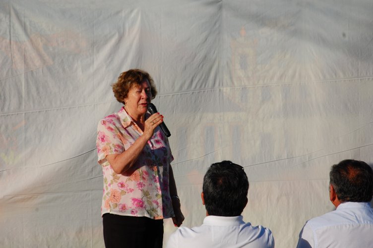 Inauguran en Las Compañías mural construido por vecinos