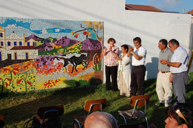 Inauguran en Las Compañías mural construido por vecinos