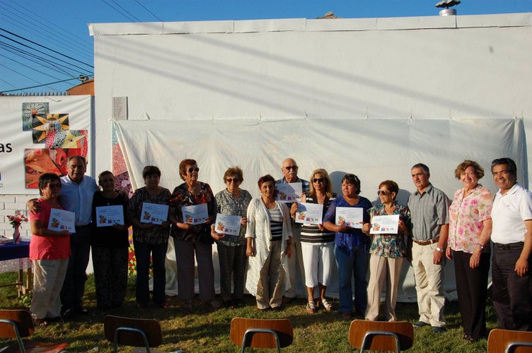 Inauguran en Las Compañías mural construido por vecinos