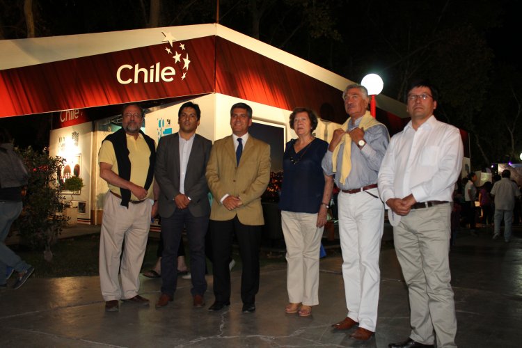 Autoridades regionales visitan el stand regional en la Fiesta del Sol en su penúltima jornada