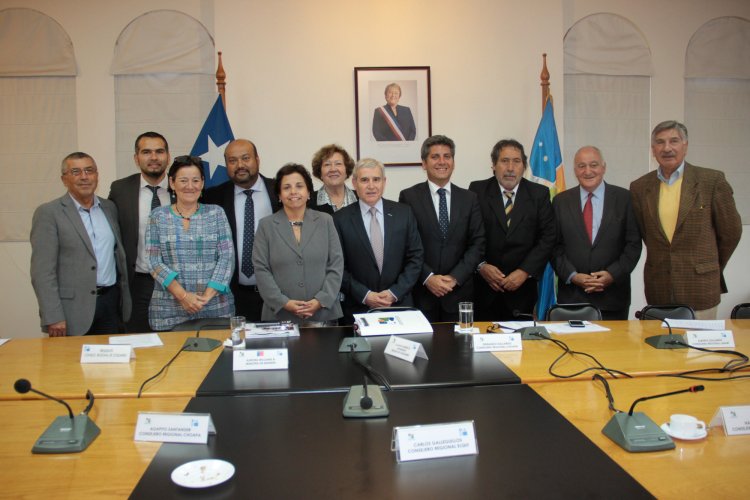 Ministra de Minería se reúne con el Consejo Regional para potenciar desarrollo de la pequeña minería en la región