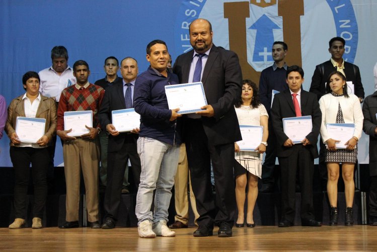 UCN certificó a 182 trabajadores de 28 empresas de turismo que calificaron en la formación de competencias laborales