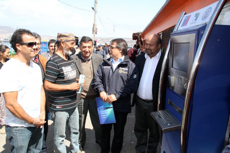 Instalan nuevas máquinas de auto-atención en caletas para facilitar el trabajo de pescadores artesanales de la región