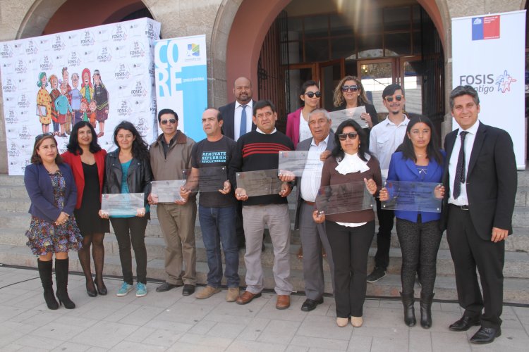 Gobierno Regional y FOSIS entregan $400 millones a emprendedores y agrupaciones productivas de la zona