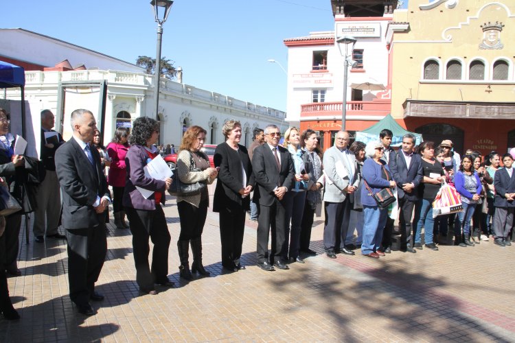 Autoridades regionales coinciden en la importancia del rol de la familia en el fomento de la lectura en niños y jóvenes