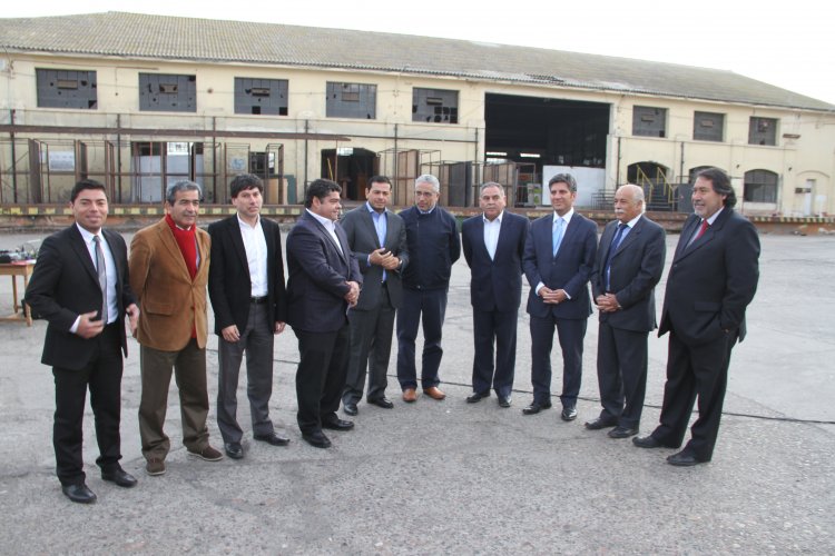 Autoridades firman contrato para la ejecución del diseño del futuro edificio consistorial de La Serena