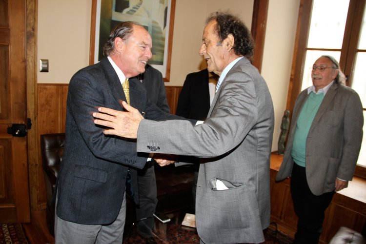 Consejo Regional presenta saludo protocolar a director de Diario El Día