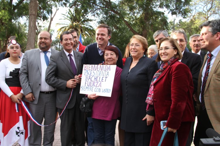 Con la presencia de la Presidenta Bachelet se inaugura remodelación de la plaza de Vicuña