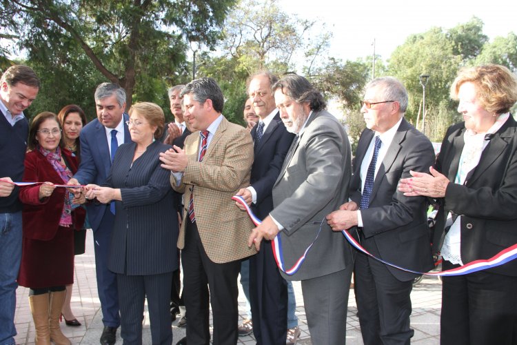 Con la presencia de la Presidenta Bachelet se inaugura remodelación de la plaza de Vicuña