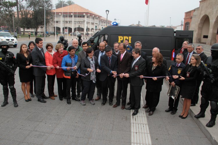 Gobierno Regional hace entrega de moderno vehículo para el grupo de operaciones especiales de la PDI