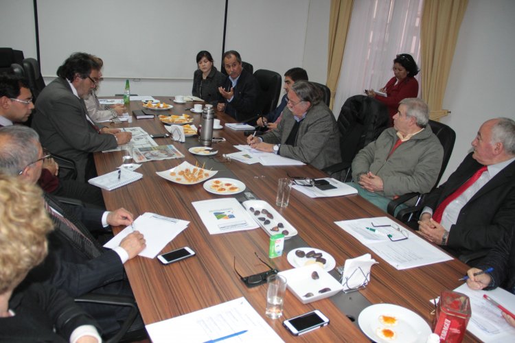 CORE y universidades inician proceso para crear mesa de trabajo que piense la región del futuro