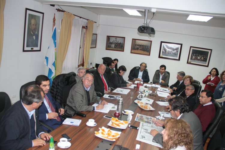 CORE y universidades inician proceso para crear mesa de trabajo que piense la región del futuro