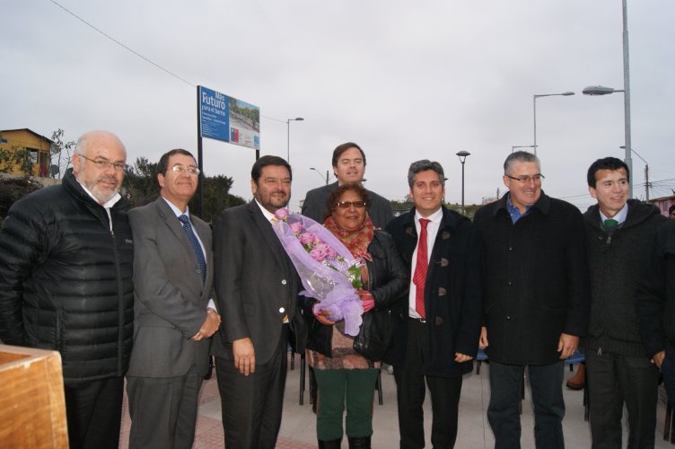 En calle Llanquihue de Tierras Blancas inauguran moderno paseo peatonal