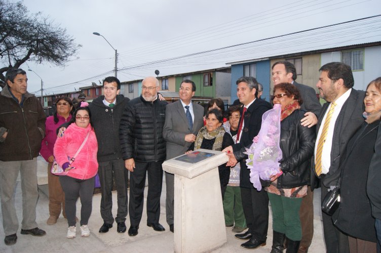 En calle Llanquihue de Tierras Blancas inauguran moderno paseo peatonal