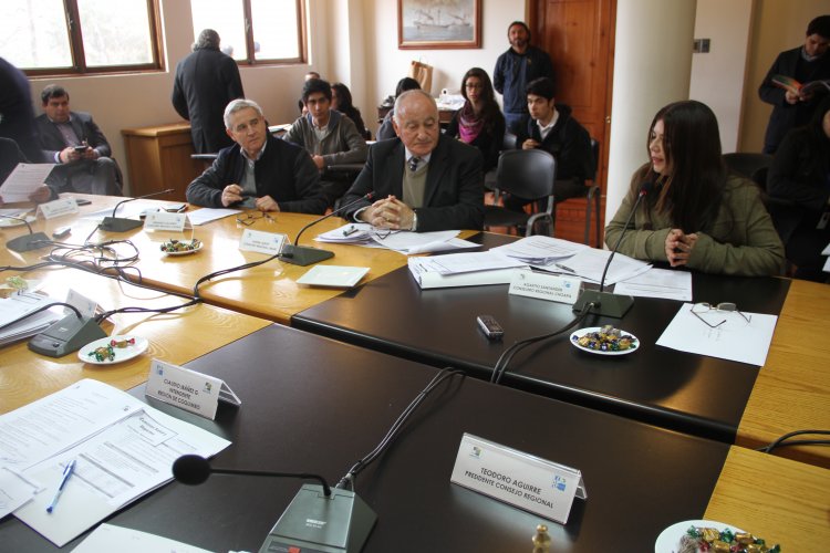 Liceo municipal de Combarbalá participa en torneo nacional de debate DELIBERA con el patrocinio del CORE