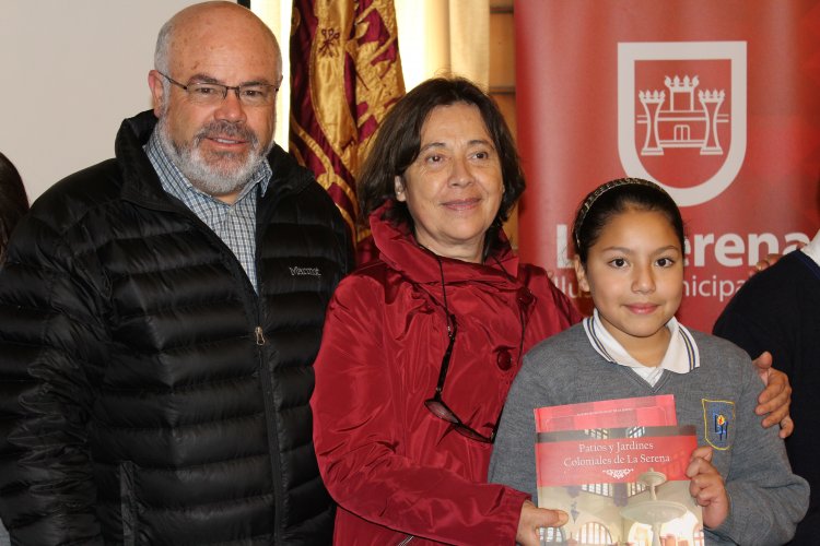 Con Fondo Editorial del GORE municipio de La Serena reedita libros que registran el patrimonio gastronómico y arquitectónico de la ciudad