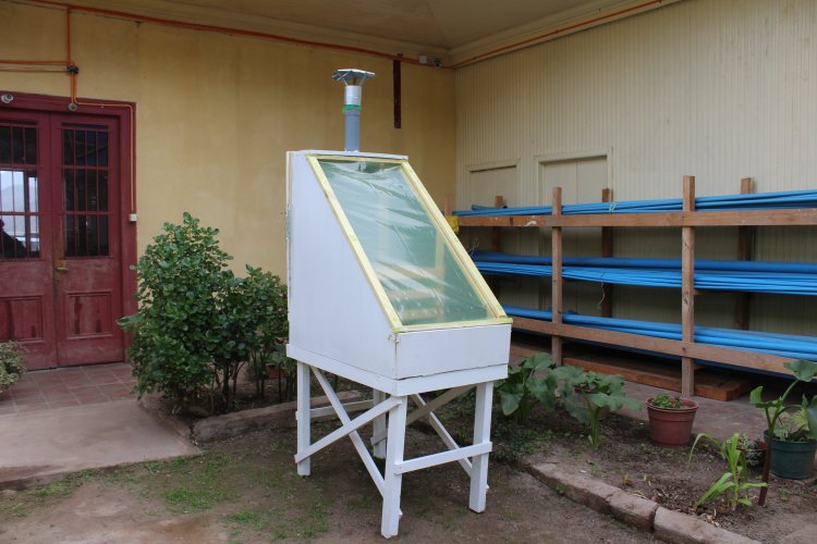 Mujeres emprendedoras concluyen proyecto de secadores solares financiados con fondos del GORE