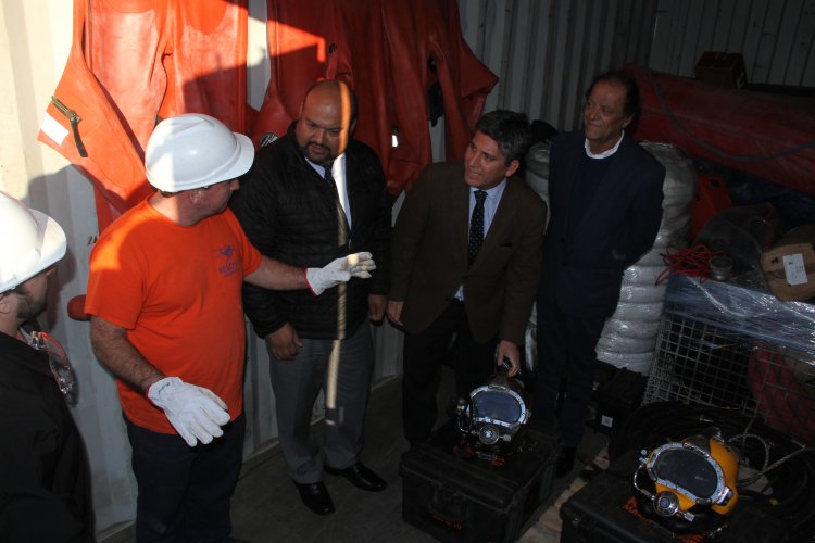 Llega equipamiento para drenaje de restos oleosos de barco don Humberto